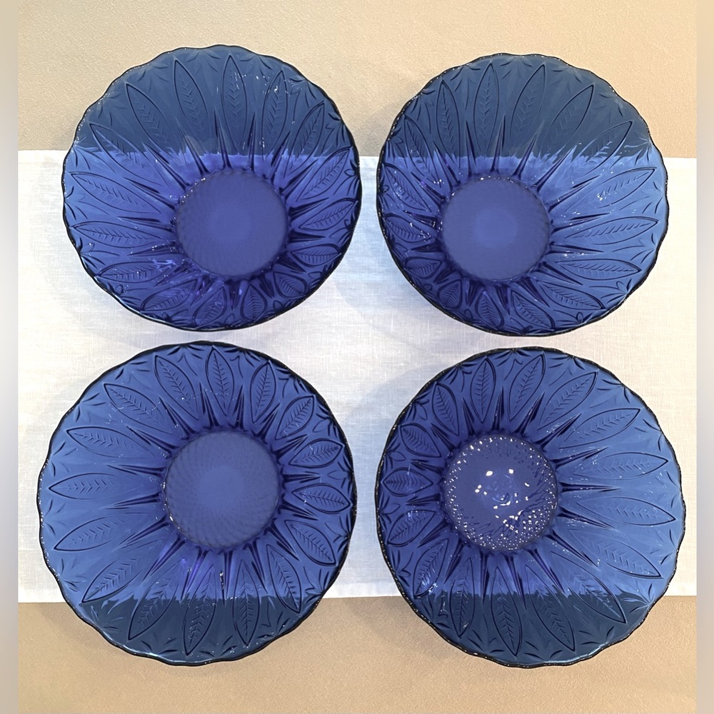(4) NWOTs Royal (Blue) Sapphire French Serving Bowls and Storage Bag.